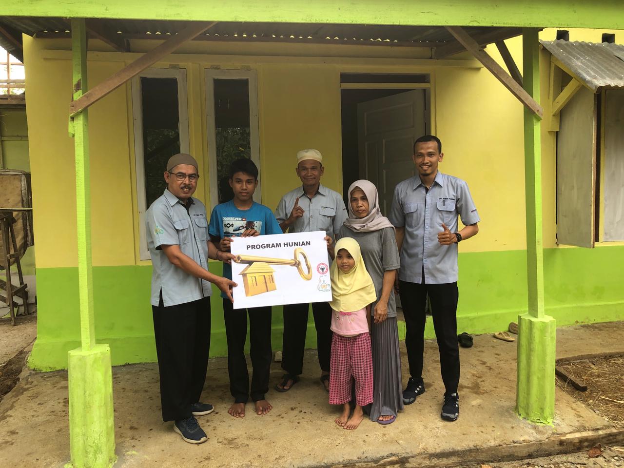 Unit Pengumpul Zakat (UPZ) Baznas Semen Padang, meresmikan pemakaian rumah  Siti Azzahra